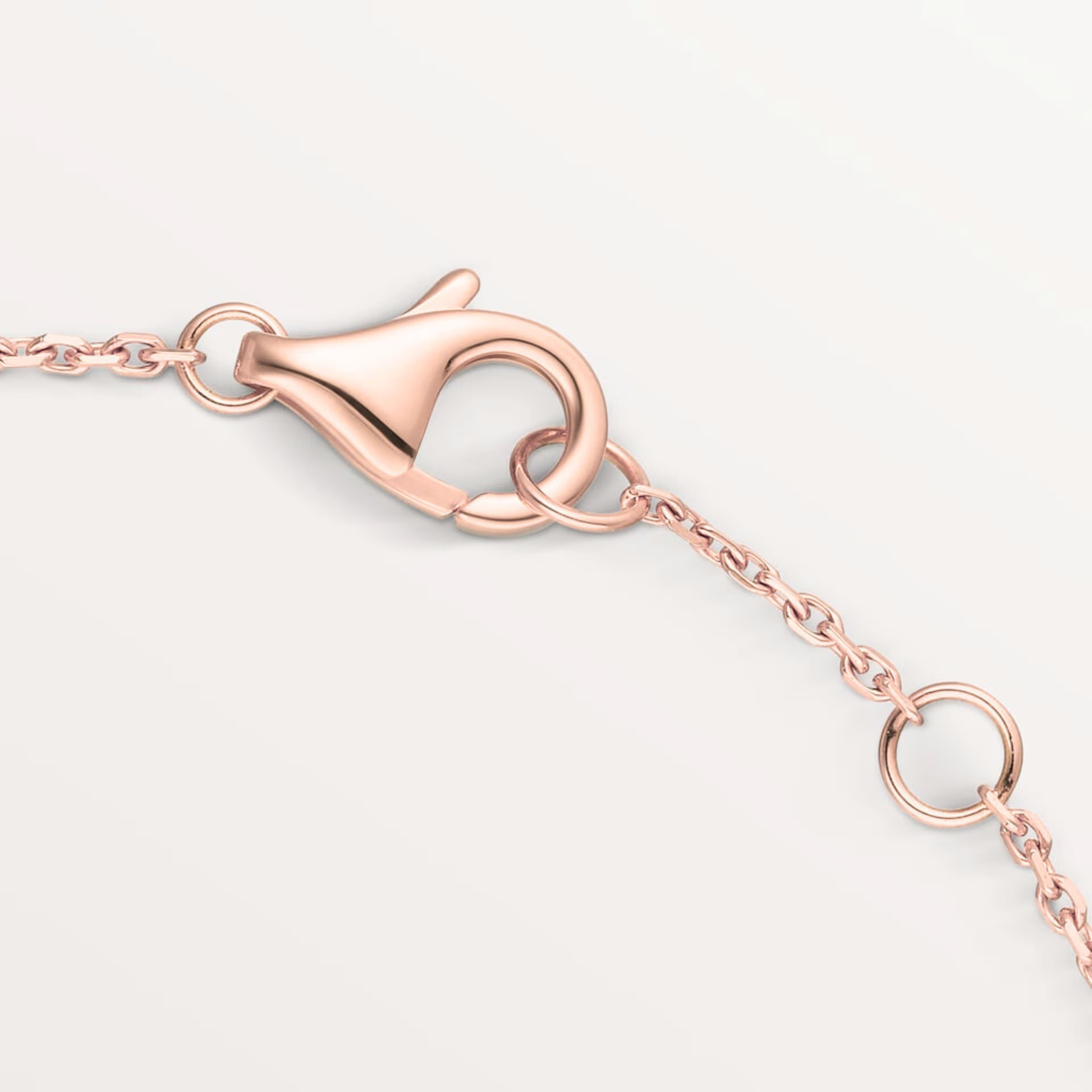 GOURMETTE CARTIER AMULETTE BLANC NACRE ROSE GOLD