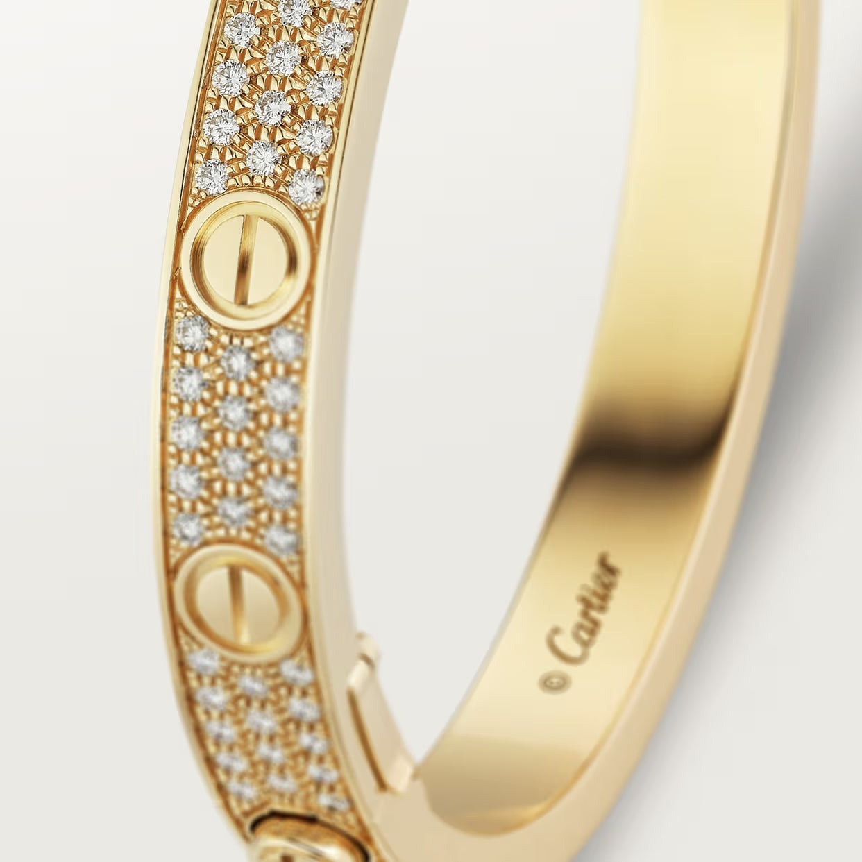 BRACELET CARTIER LOVE MODÉLE CLASSIQUE PAVÉ
