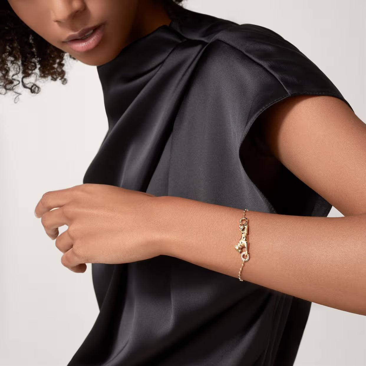 GOURMETTE CARTIER PANTHERE SUR CHAINE-DIAMANTS-GOLD